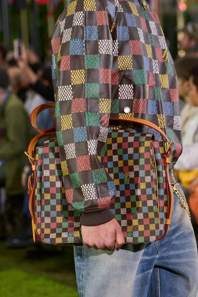 Look 225